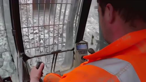 機械與網絡的協奏 探討挖掘機防護網在工程中的視覺與功能平衡